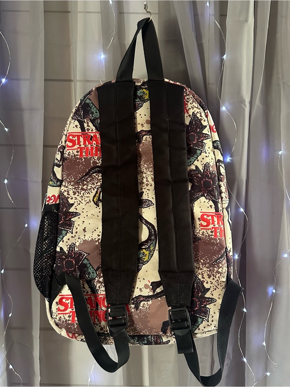 Stranger Things full-size backpack - Picture 2 of 4